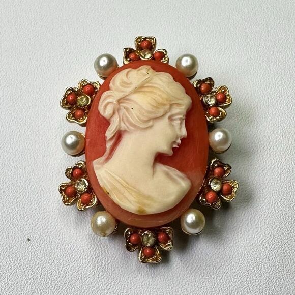 Vintage Cameo Brooch and Earrings Set Coral Pearl Detailing Victorian Style - Picture 2 of 10